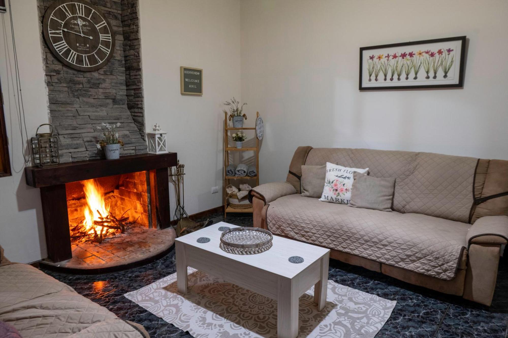 Country House, Cozy Fireplace And An Amazing View การ์ตาโก ภายนอก รูปภาพ